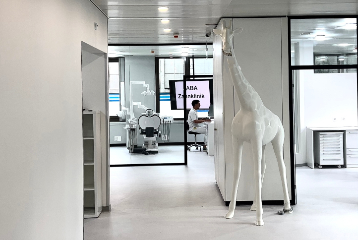 Die Zahnarztpraxen in Basel bieten moderne Zahnmedizin in ruhiger Umgebung an, um ein Gefühl der Sicherheit und des Wohlbefindens zu schaffen!